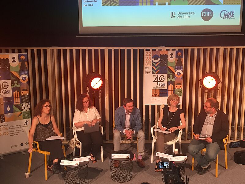 Anne Bory, sociologue au Clersé, et Nicolas Postel, économiste au Clersé, introduisent la table ronde "Faire le point, tracer des lignes : le Clersé en perspective".